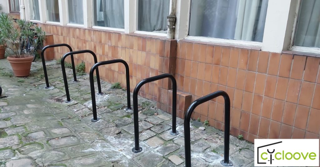 Installation de racks vélos dans une copropriété, Paris (75010)