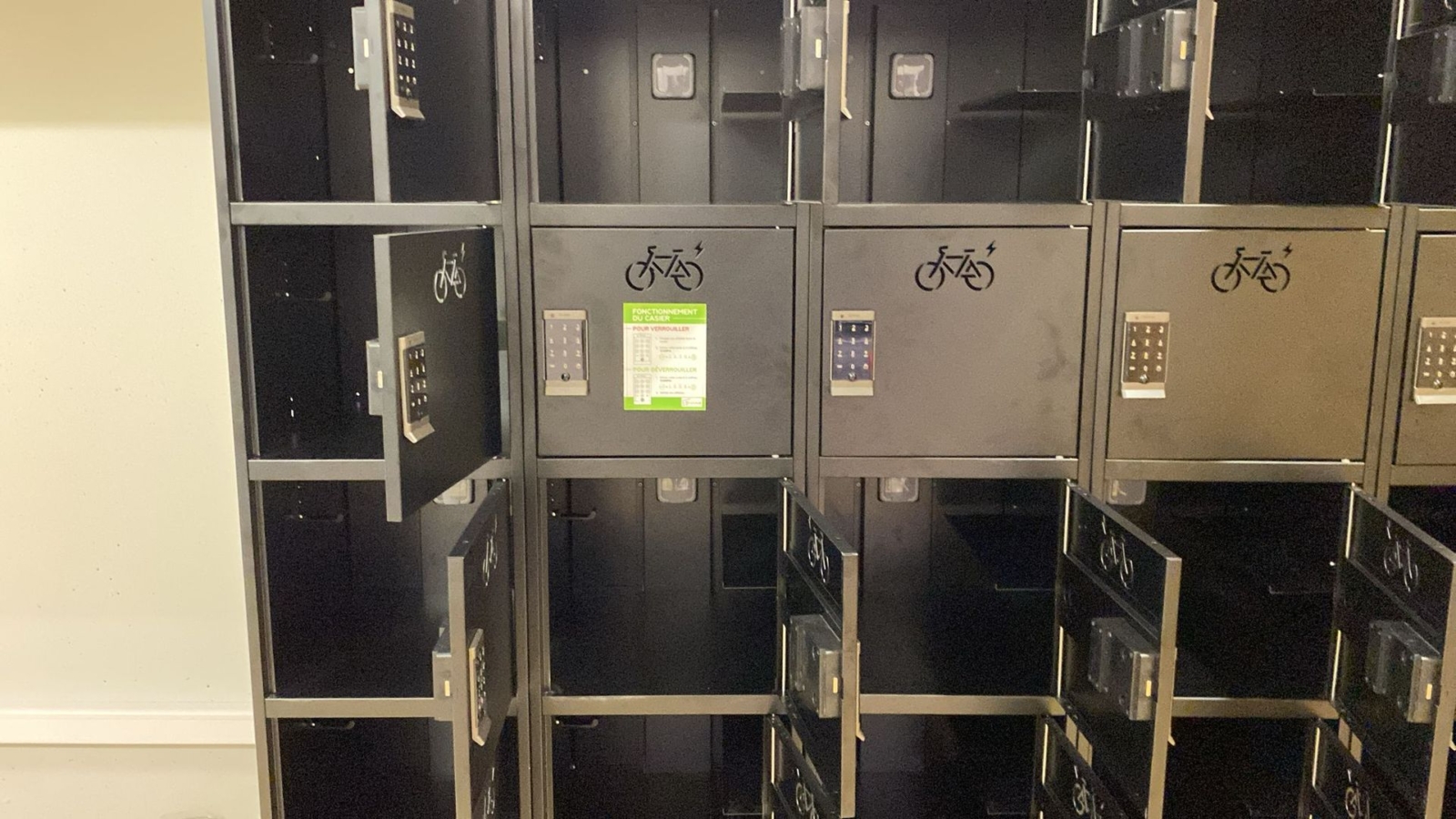 cycloove casiers velo noirs recharge electrique